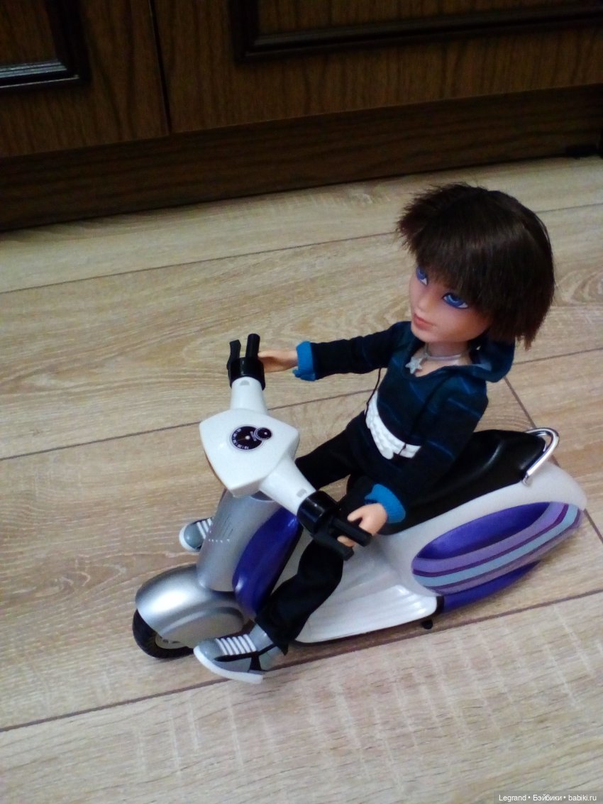 Амбруаз, Тьерри и скутер — Куклы Bratz (Братц) и Moxie Girlz: MGA