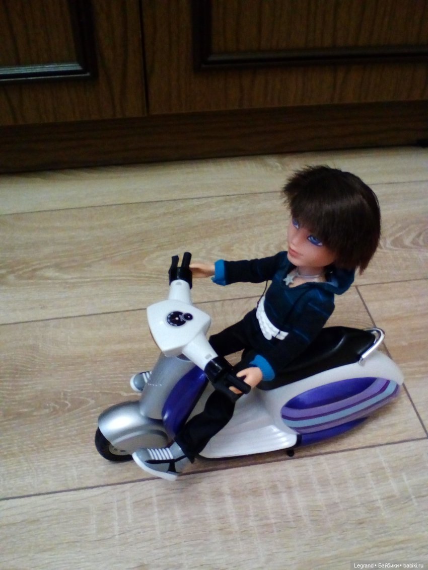 Амбруаз, Тьерри и скутер — Куклы Bratz (Братц) и Moxie Girlz: MGA