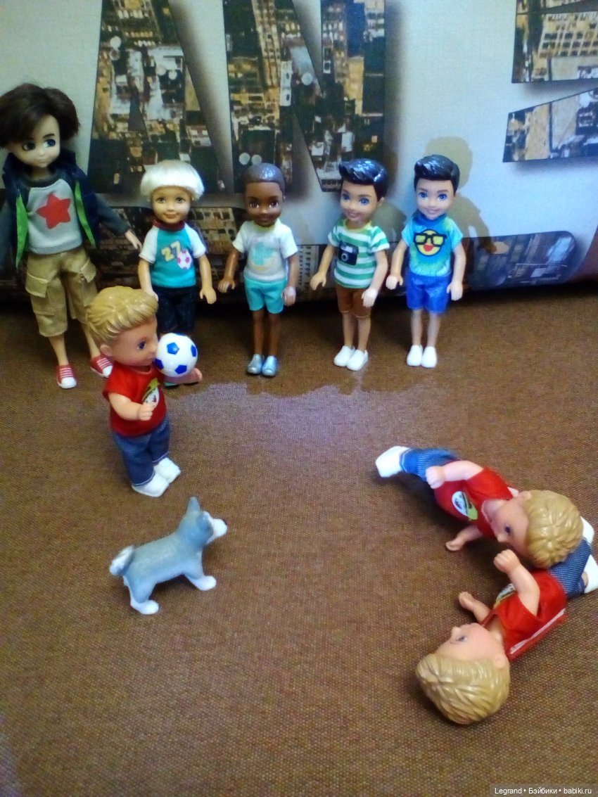 Только мальчики. Мелкоформат