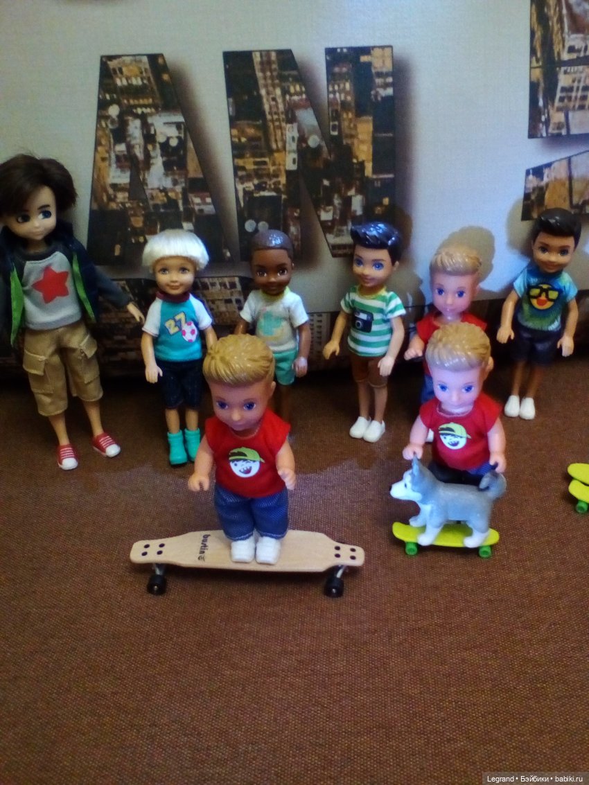 Только мальчики. Мелкоформат