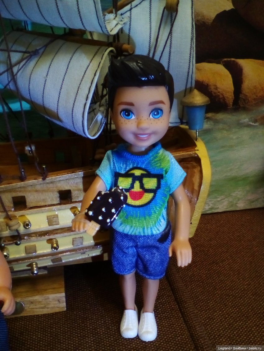 Мальчики на побережье. Парусник (фото 10)