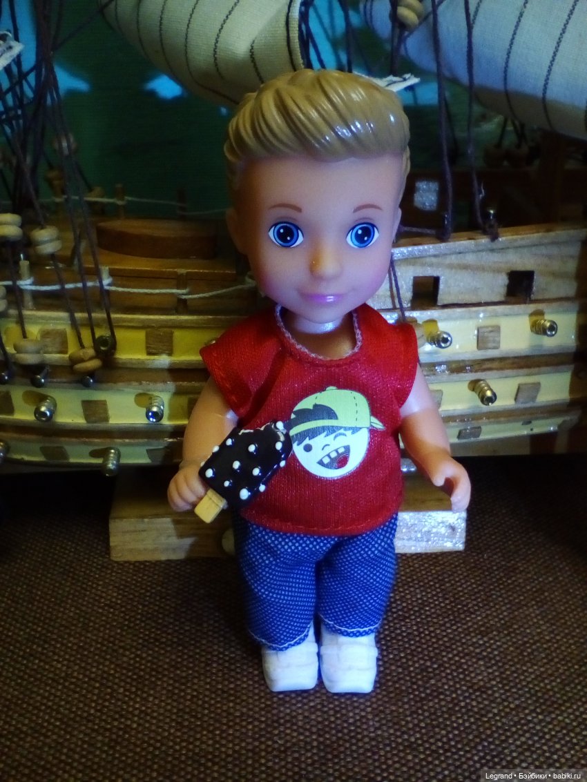 Мальчики на побережье. Парусник (фото 9)