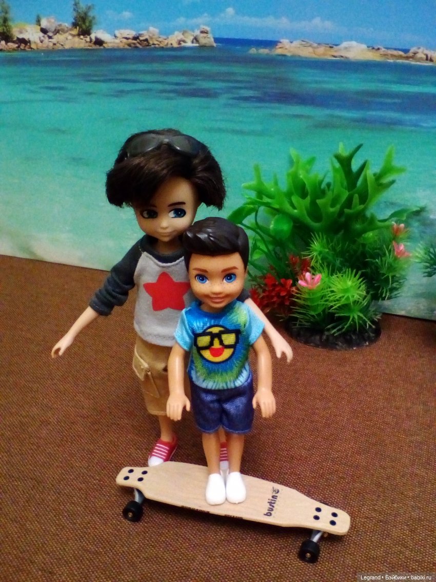 Оливье Ламбер и другие ребята на побережье