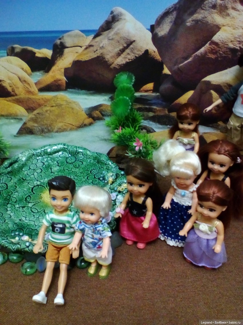 Оливье Ламбер и другие ребята на побережье