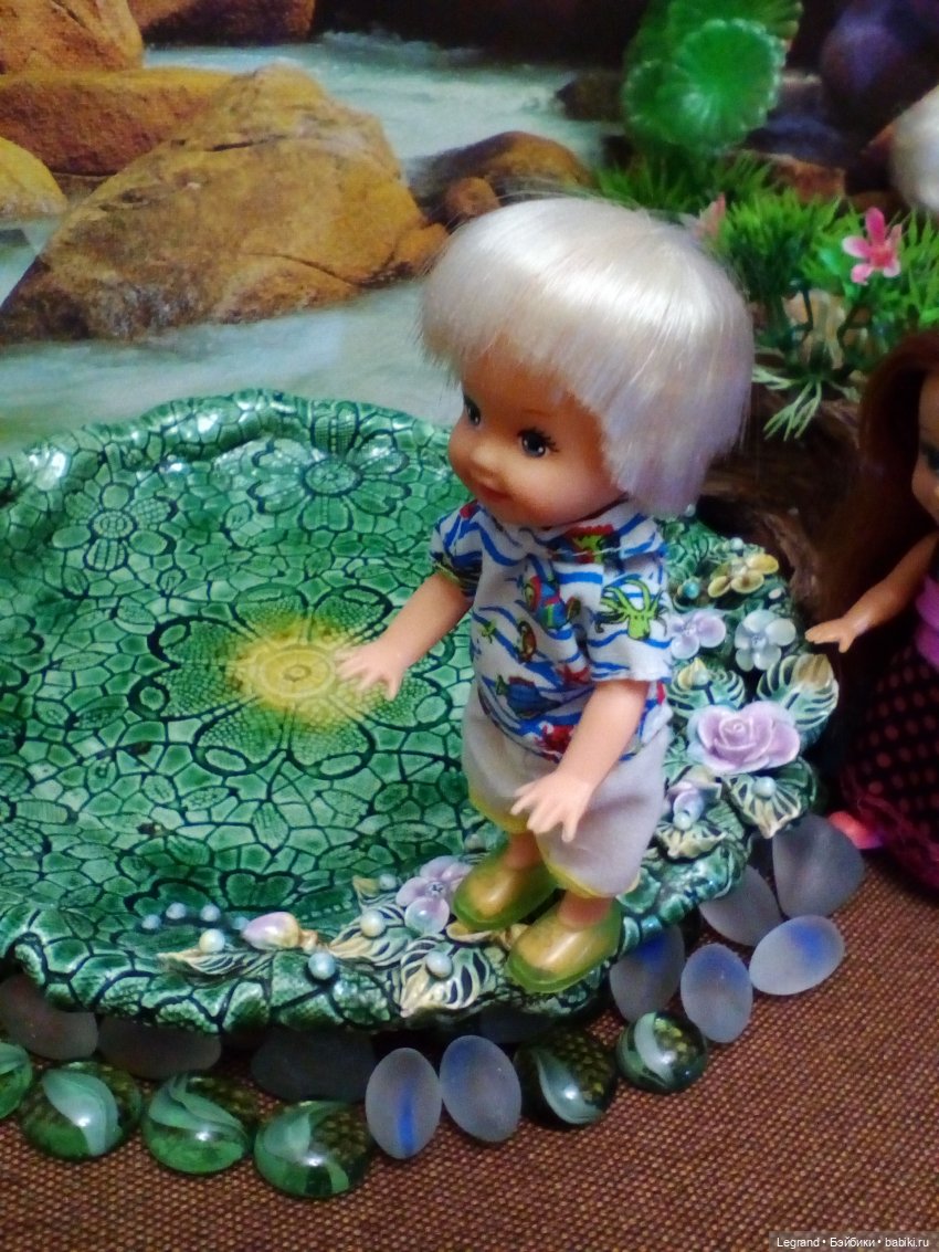 Оливье Ламбер и другие ребята на побережье