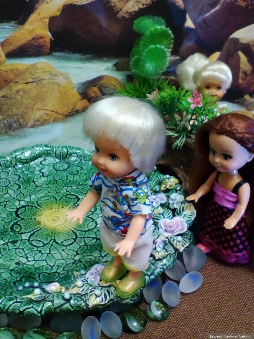 Оливье Ламбер и другие ребята на побережье