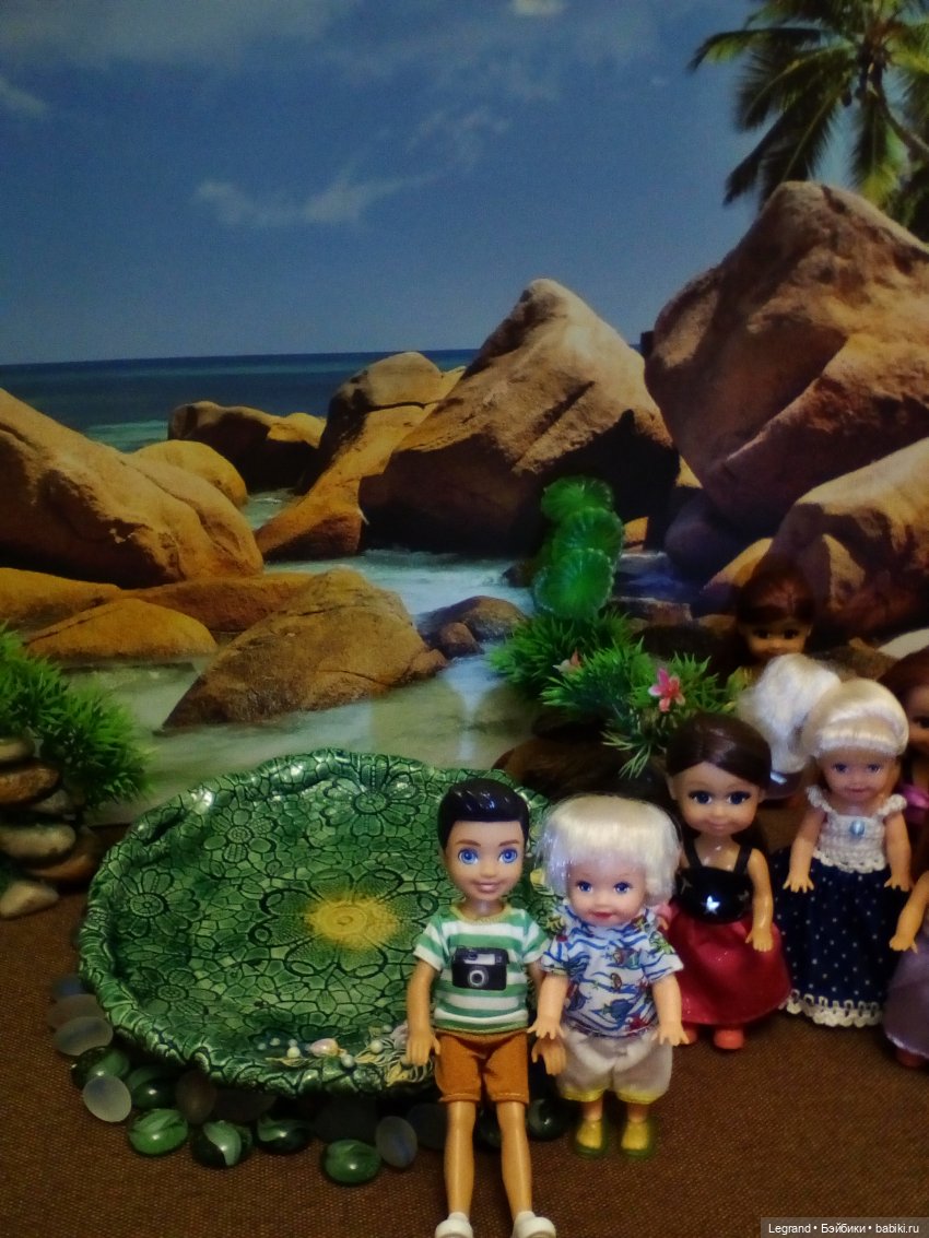 Оливье Ламбер и другие ребята на побережье