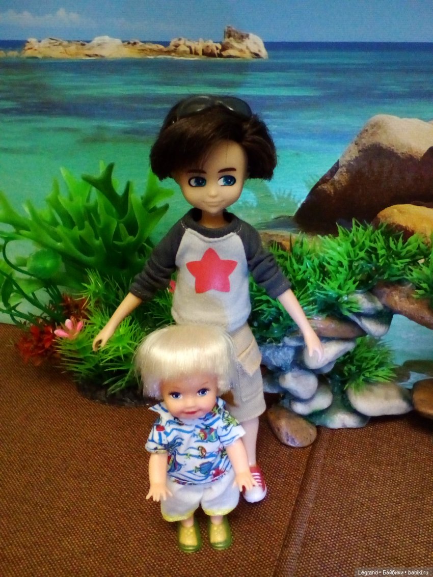 Оливье Ламбер и другие ребята на побережье