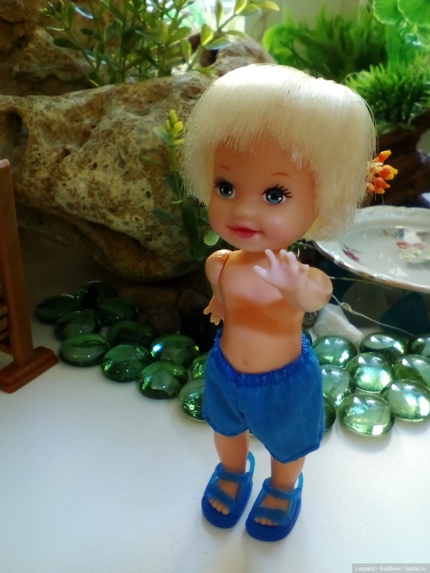 Маленькие луренцы на утренней пробежке (фото 9)