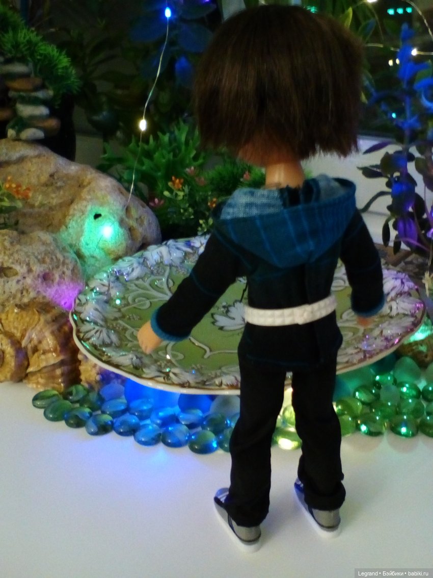 Сад. Купальня. Вечер — Куклы Bratz (Братц) и Moxie Girlz: MGA (фото 6)