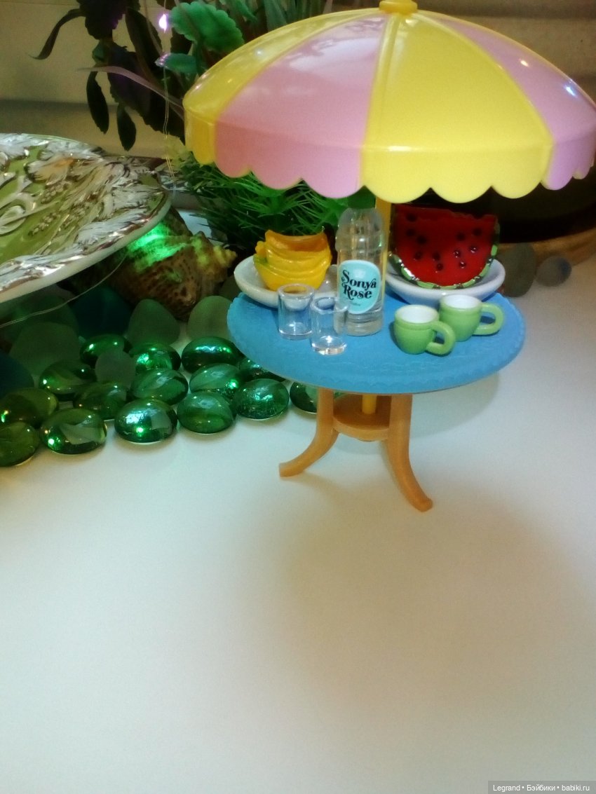 Лурения. Сад. Камилла в купальнике (фото 7)