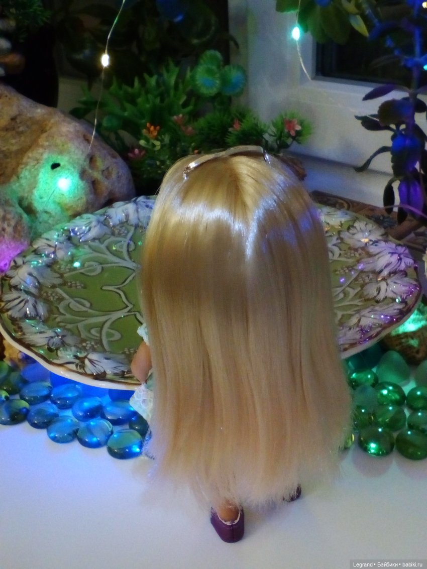 Сад. Купальня. Вечер — Куклы Bratz (Братц) и Moxie Girlz: MGA (фото 3)