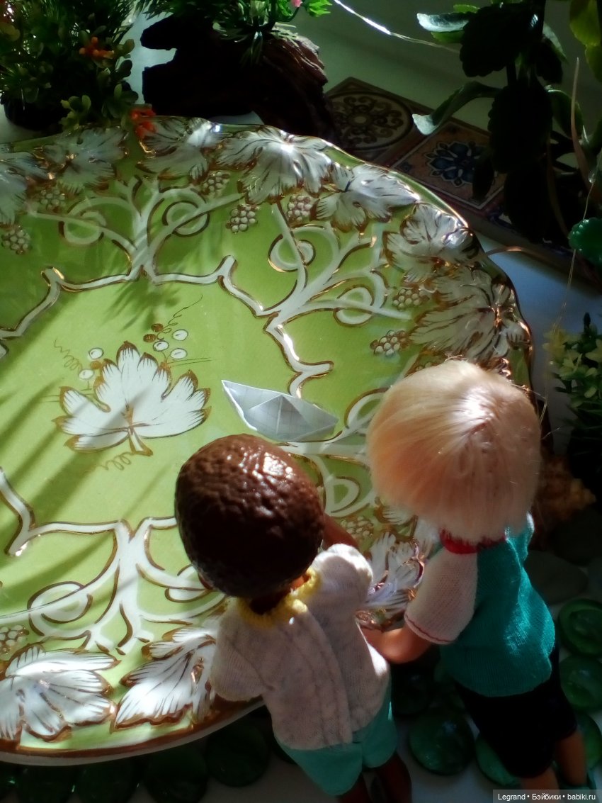 Лурения. Сад. Бумажные кораблики