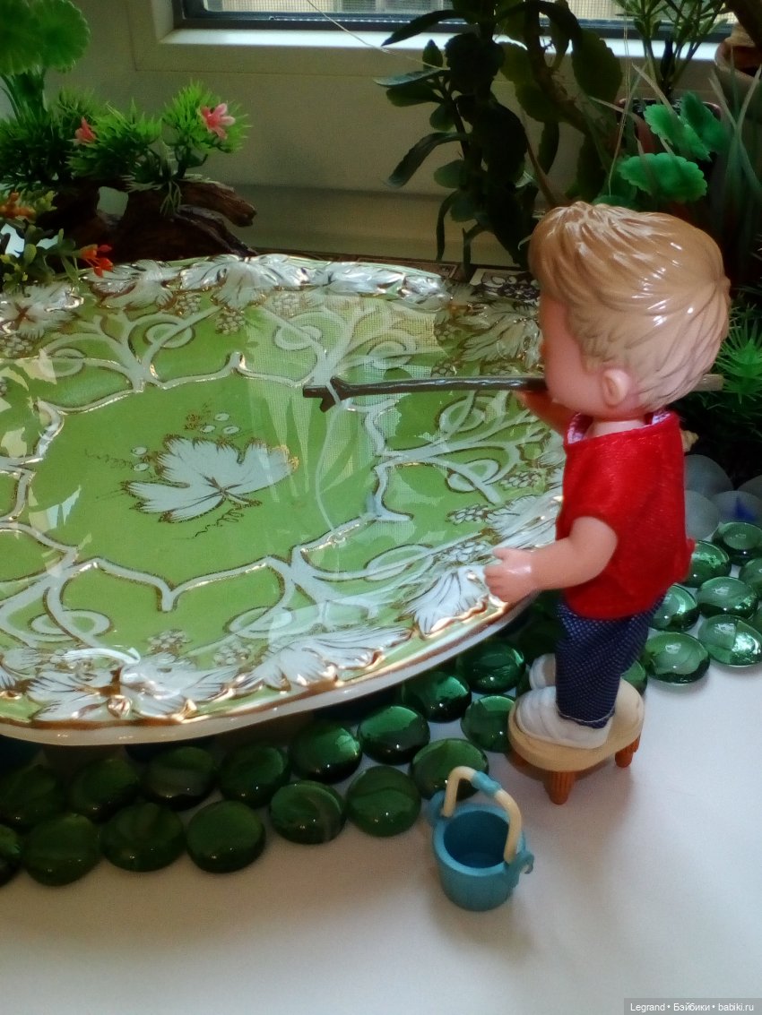 Маленькие луренцы: садовые работы и рыбалка