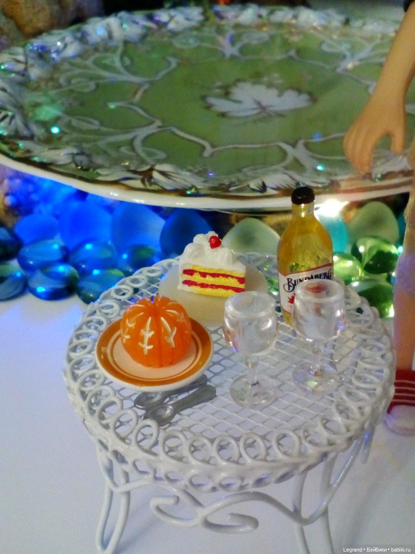 Сад. Вечер. Оливье и Бижу