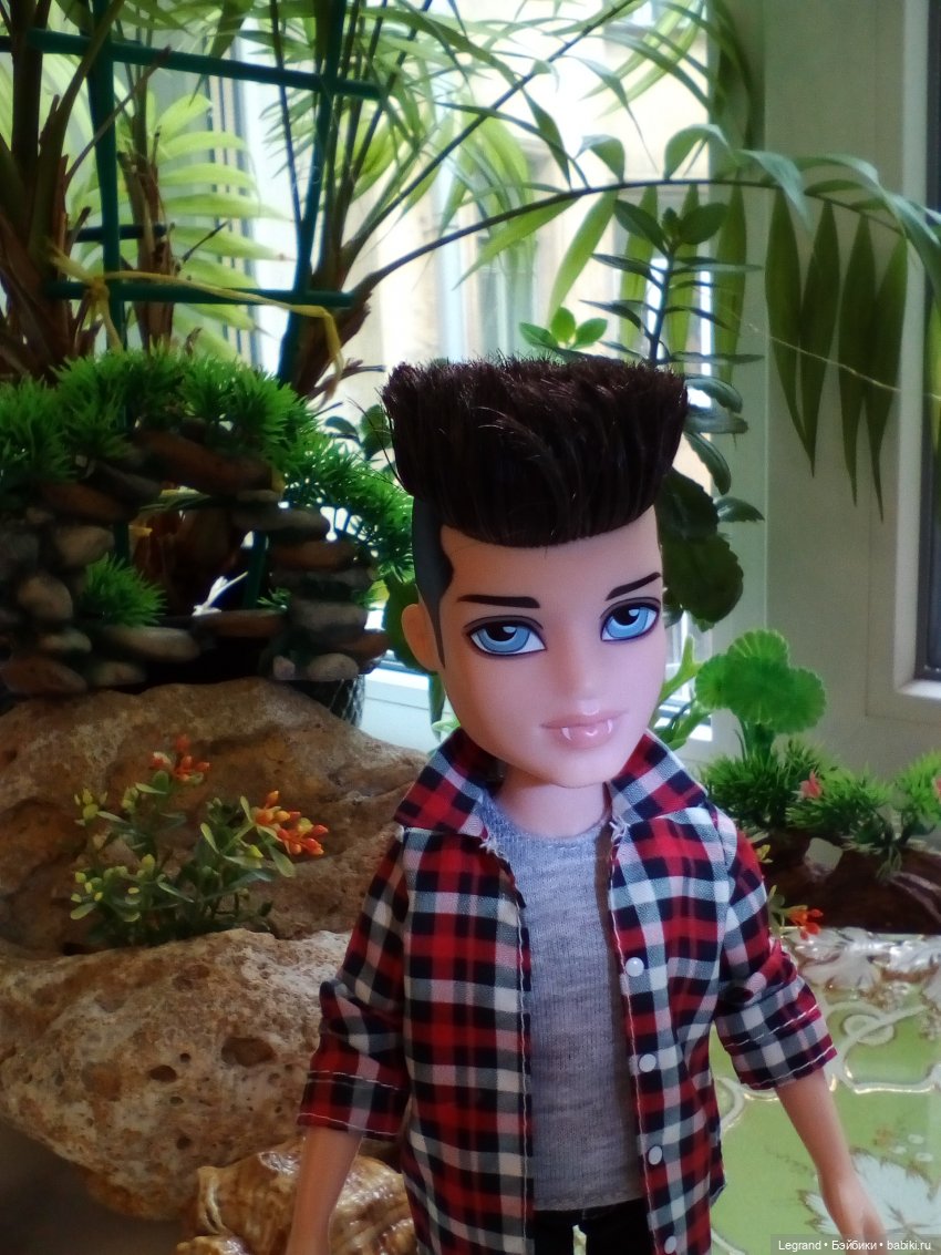 Лурения. Сад. Одилон, Лестат и Мэгги