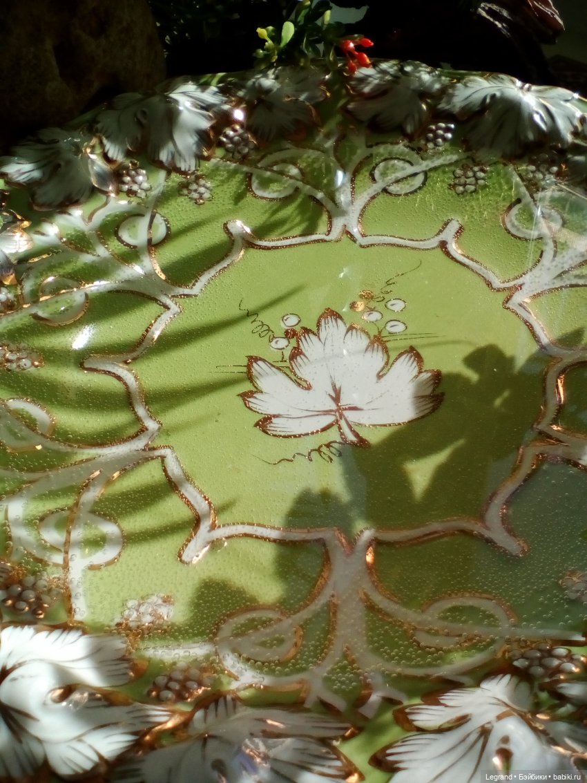 Сад. Утренняя прогулка с Милошем и купание Мориса (Paola Reina)