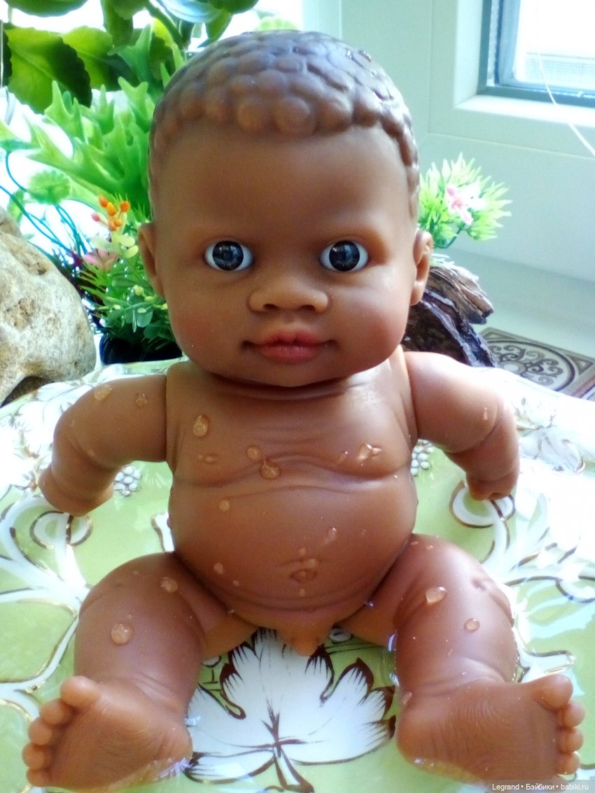 Сад. Утренняя прогулка с Милошем и купание Мориса (Paola Reina)