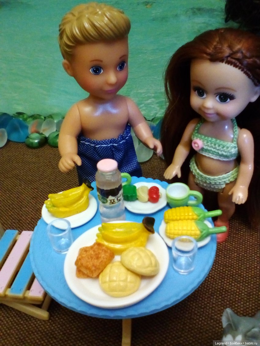 Маленькие луренцы: пикник на побережье