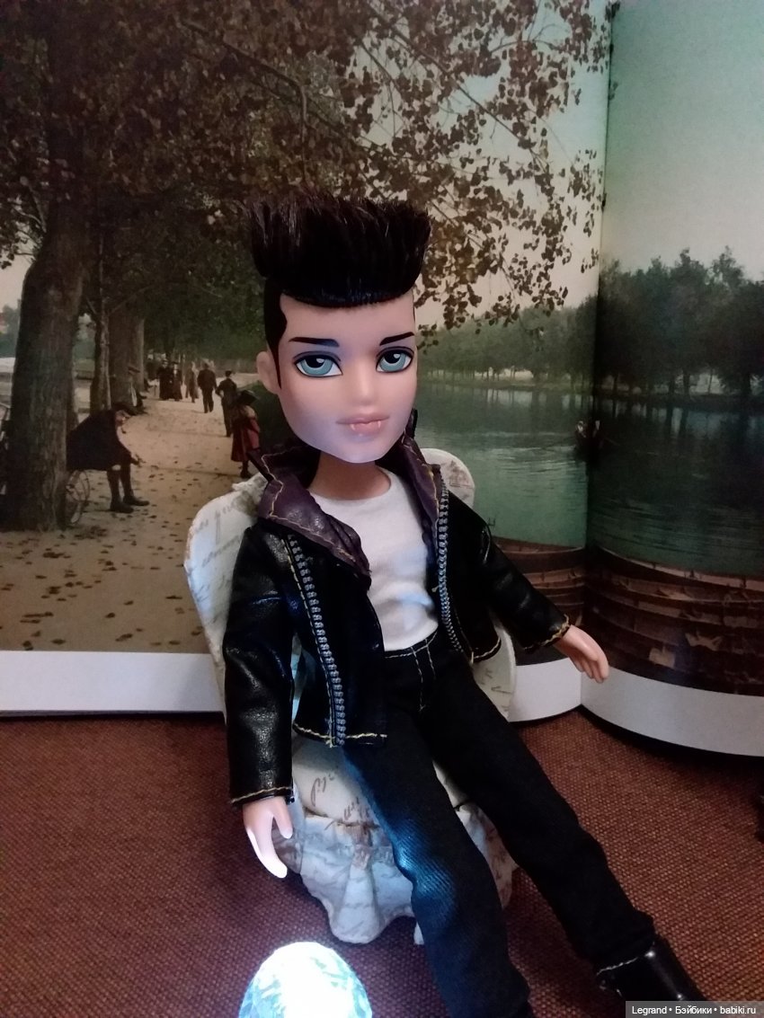 Герб Лурении — Куклы Bratz (Братц) и Moxie Girlz: MGA (фото 2)