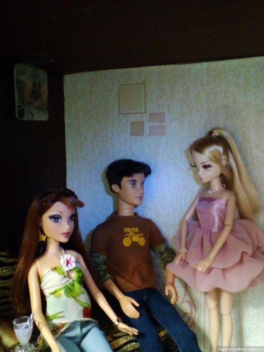 Наши будни: фото с куклополок