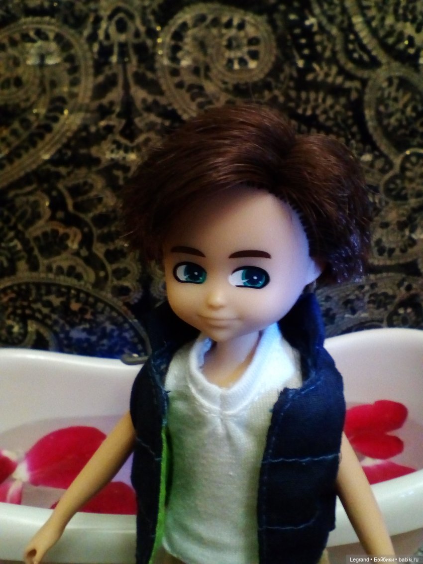 Они сами пишут свои истории: ванна с лепестками роз для Диор