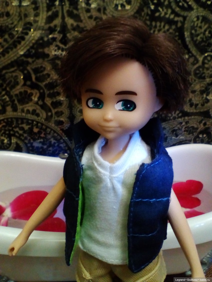 Они сами пишут свои истории: ванна с лепестками роз для Диор