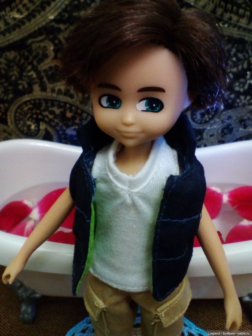 Они сами пишут свои истории: ванна с лепестками роз для Диор