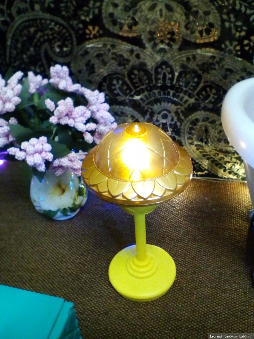 Они сами пишут свои истории: ванна с лепестками роз для Диор