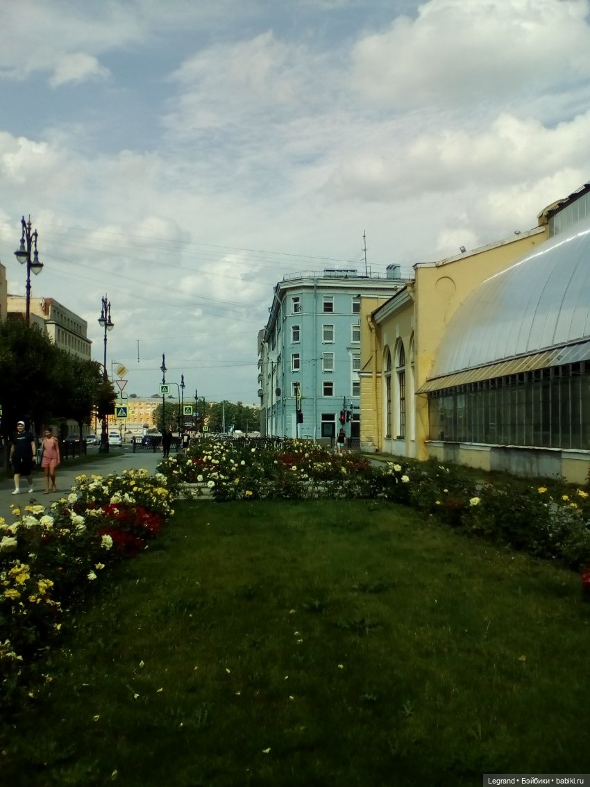 Петербург. Нева. Норд на набережной