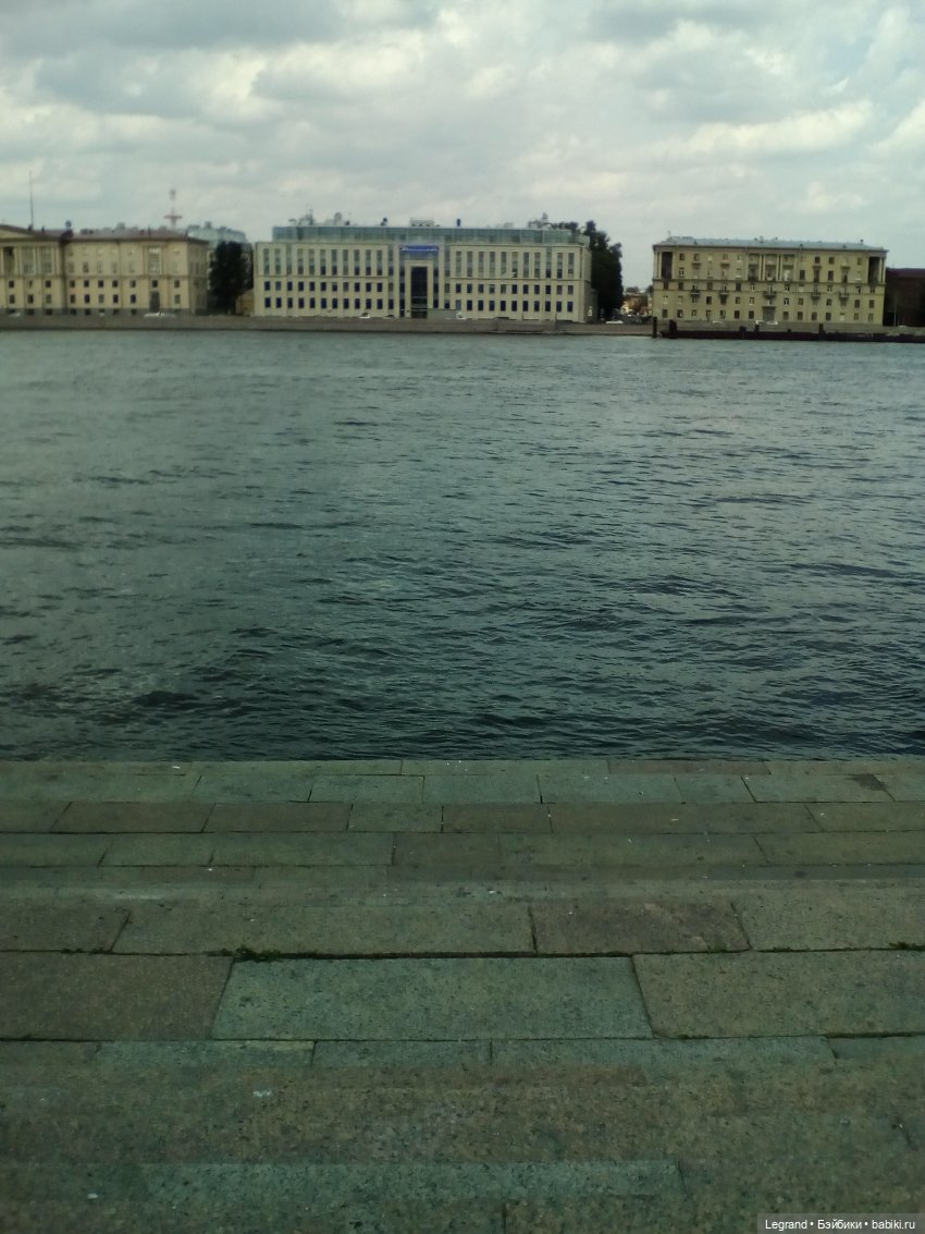 Петербург. Нева. Норд на набережной (фото 10)