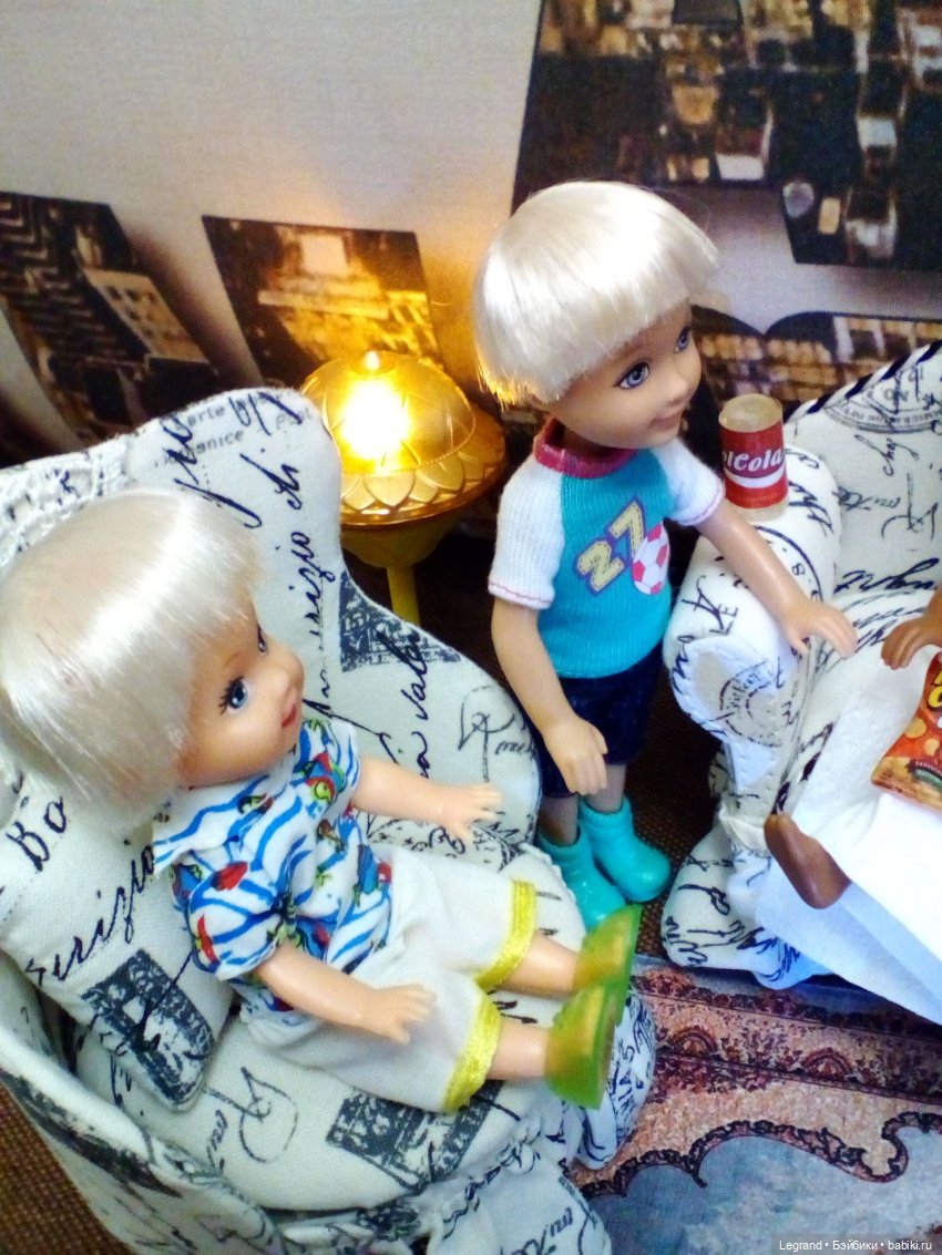 Маленькие луренцы: Коди рассказывает друзьям о прогулке (фото 2)