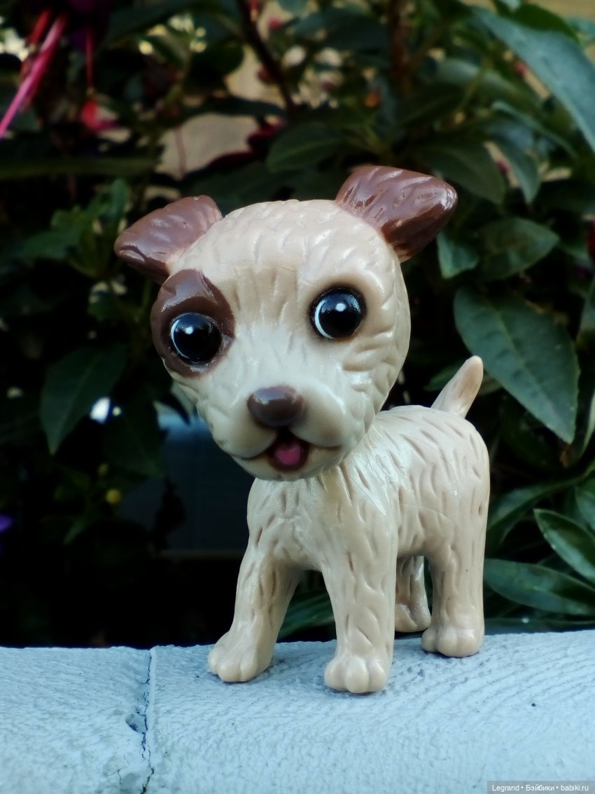 Петербург. Ул.Фурштатская. Мозаичный дворик. Улоф, Милош и Лукум