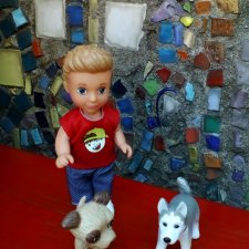 Петербург. Ул.Фурштатская. Мозаичный дворик. Улоф, Милош и Лукум