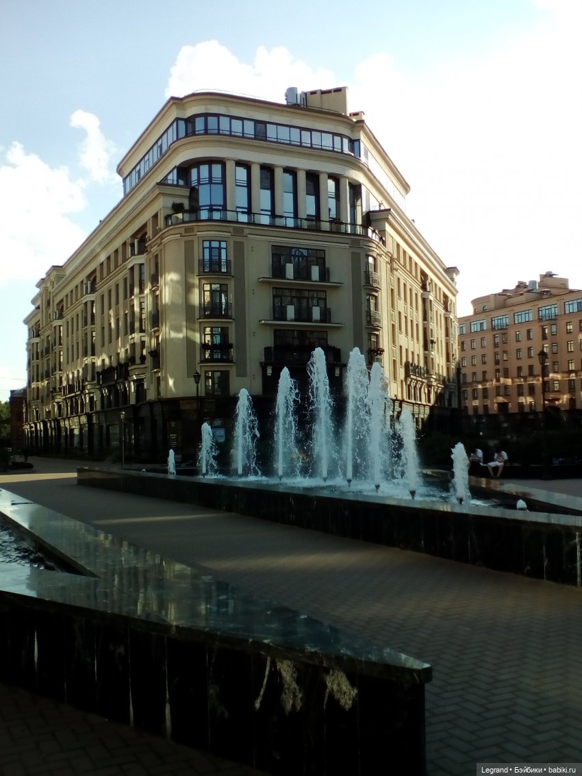 Петербург. Камиль и Джесур в Парадном квартале