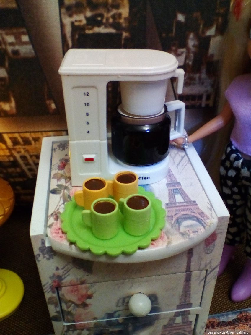 Они сами пишут свои истории: Вечер. Бижу осваивает кофемашину (фото 2)