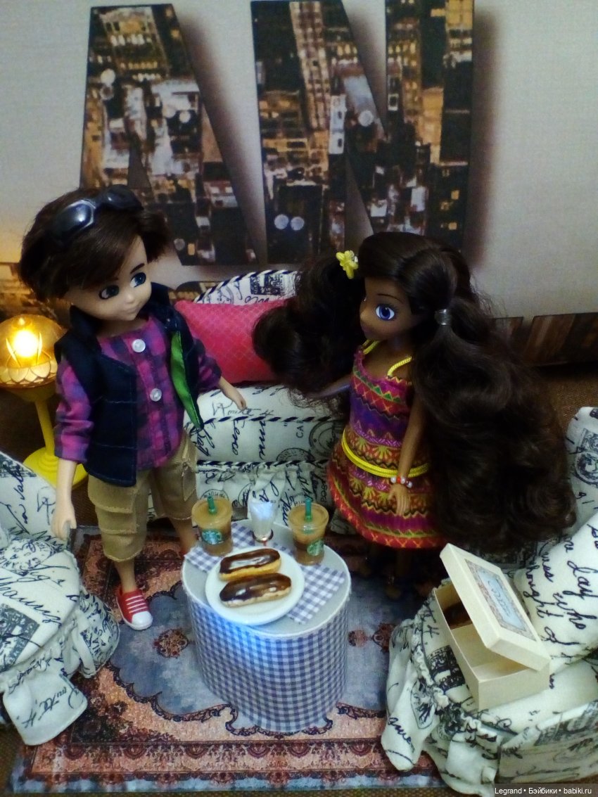 Они сами пишут свои истории: Жан-Поль и Козетта. Вечер. Эклеры