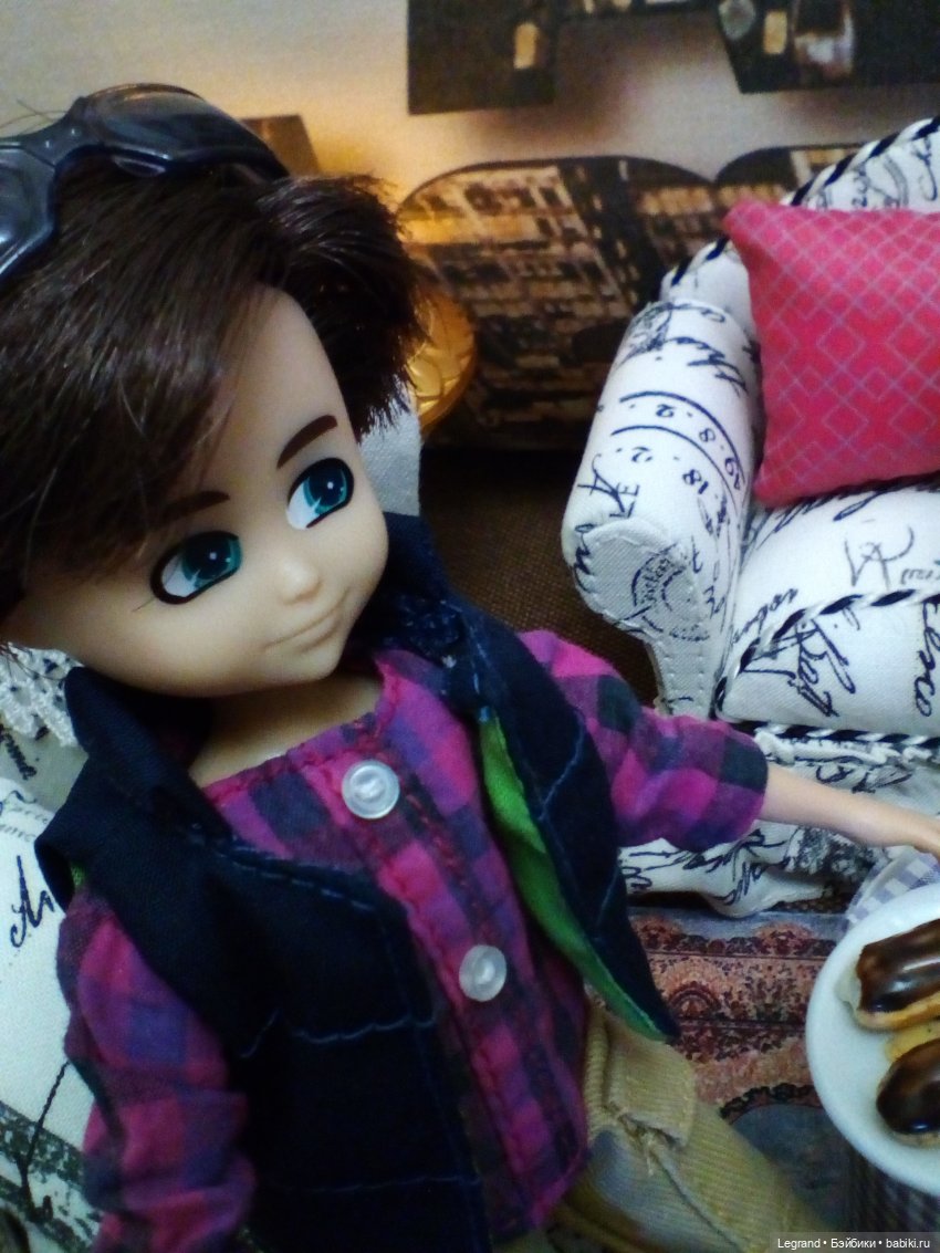 Они сами пишут свои истории: Жан-Поль и Козетта. Вечер. Эклеры