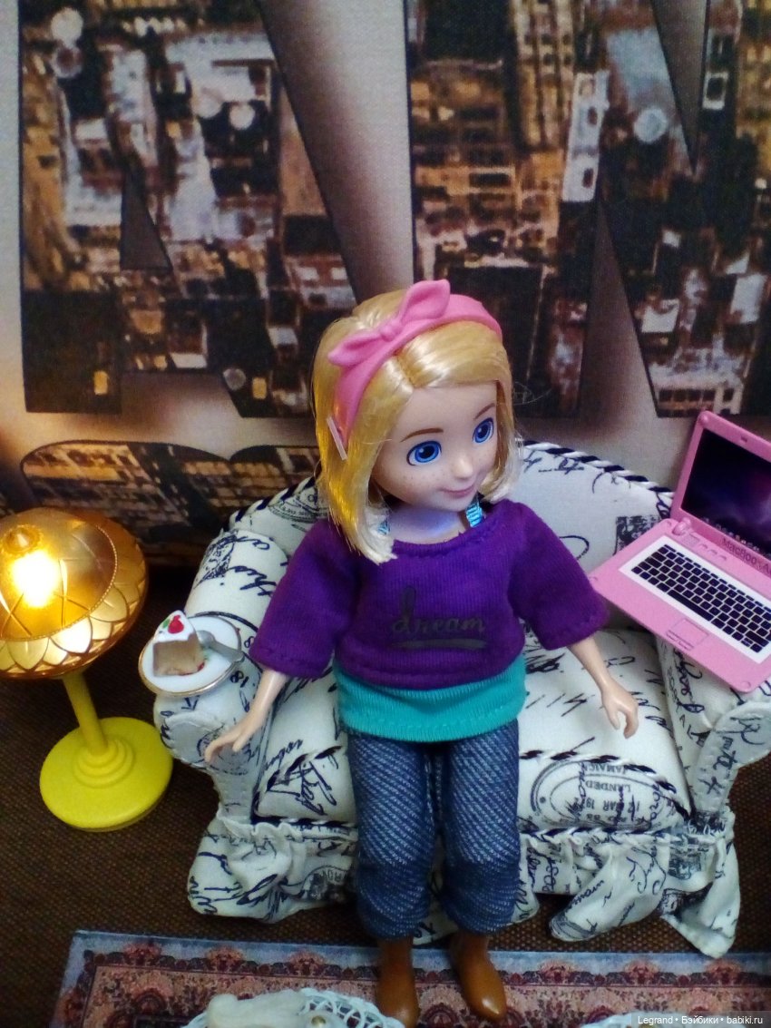 Новенькая. Вечеринка для девочек. Часть вторая (фото 4)