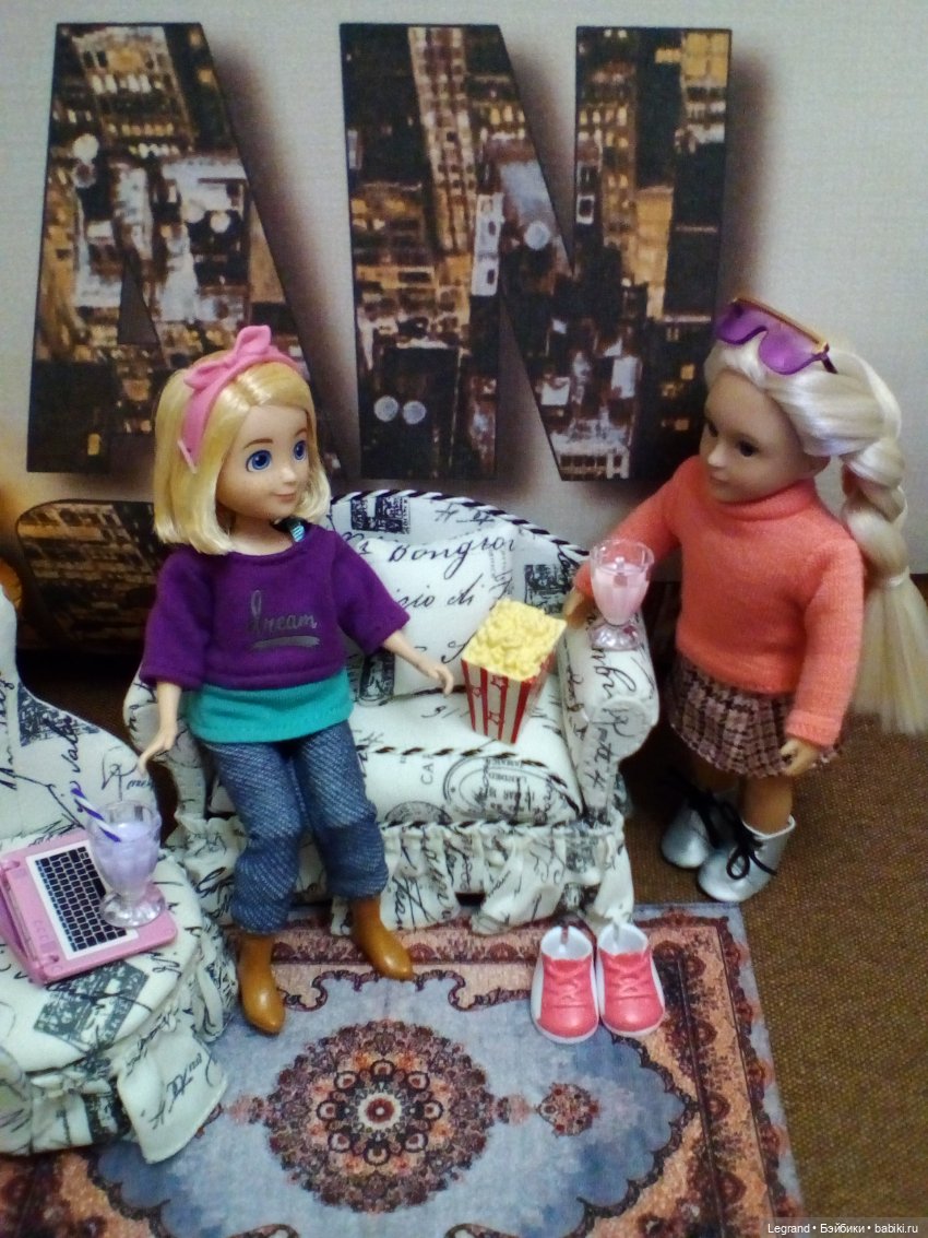 Они сами пишут свои истории. Кира и Гюльфем: туфли и мальчики | Бэйбики Они сами пишут свои истории. Кира и Гюльфем: туфли и мальчики