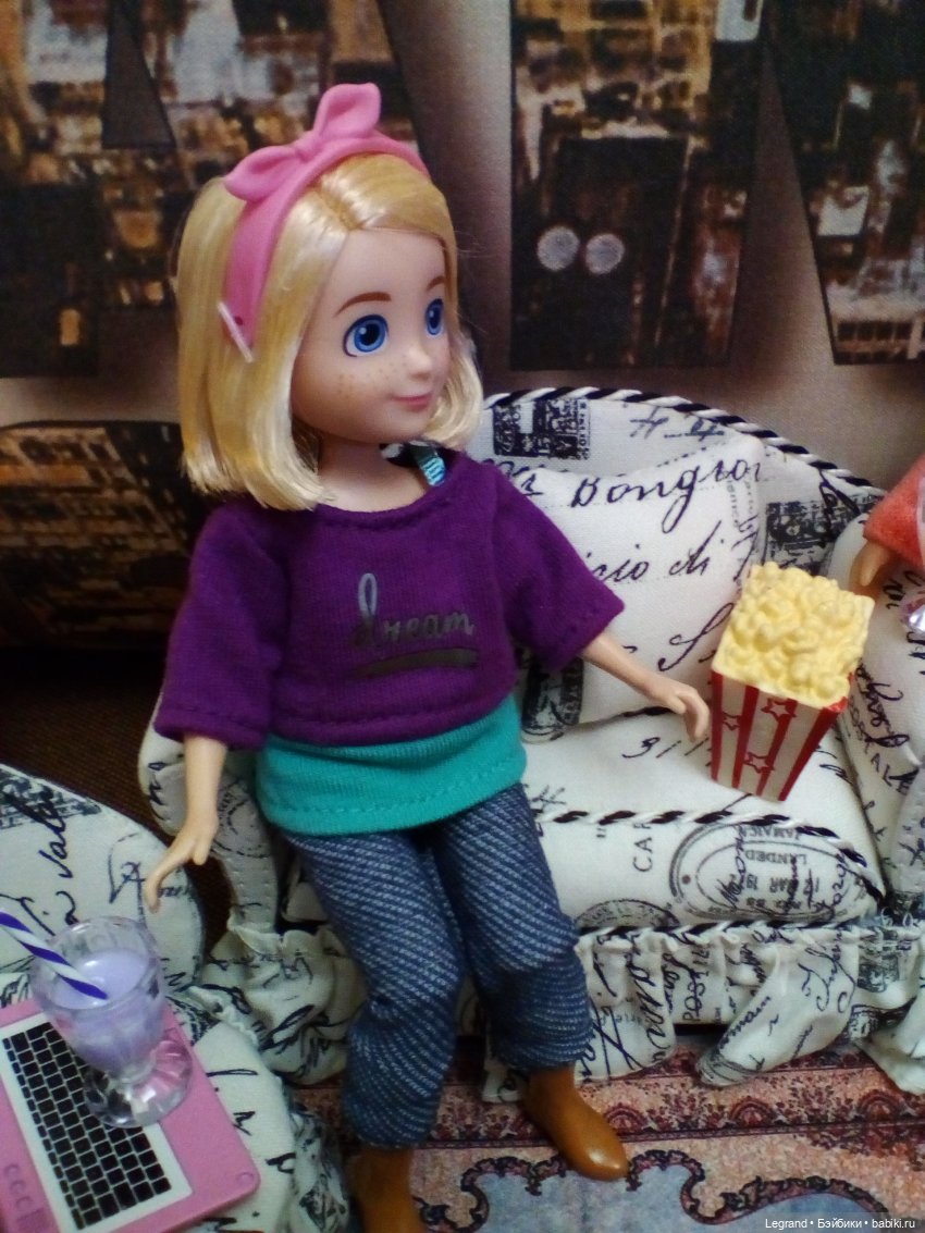 Они сами пишут свои истории. Кира и Гюльфем: туфли и мальчики | Бэйбики Они сами пишут свои истории. Кира и Гюльфем: туфли и мальчики