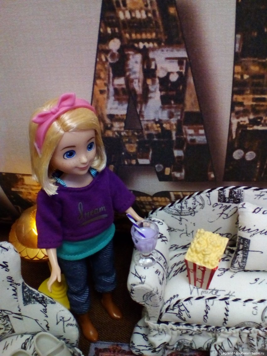 Они сами пишут свои истории. Кира и Гюльфем: туфли и мальчики | Бэйбики Они сами пишут свои истории. Кира и Гюльфем: туфли и мальчики