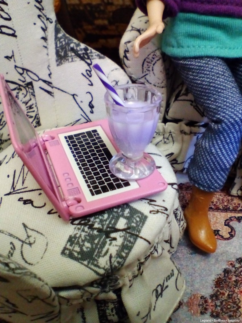 Они сами пишут свои истории. Кира и Гюльфем: туфли и мальчики | Бэйбики Они сами пишут свои истории. Кира и Гюльфем: туфли и мальчики