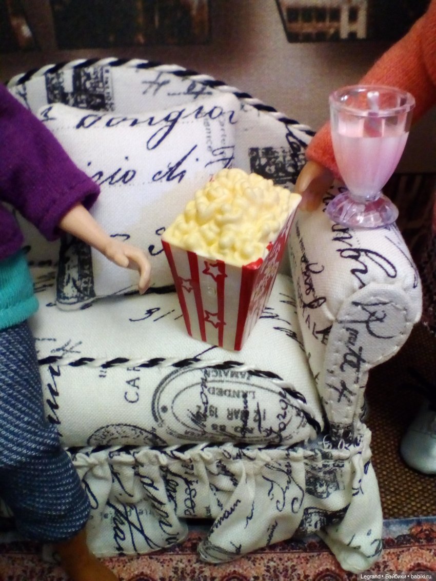 Они сами пишут свои истории. Кира и Гюльфем: туфли и мальчики | Бэйбики Они сами пишут свои истории. Кира и Гюльфем: туфли и мальчики