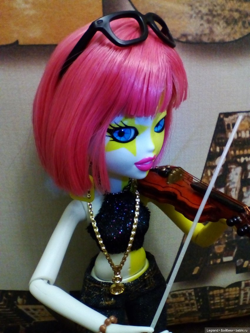 Эрмелин на репетиции — Куклы Bratz (Братц) и Moxie Girlz: MGA (фото 2)