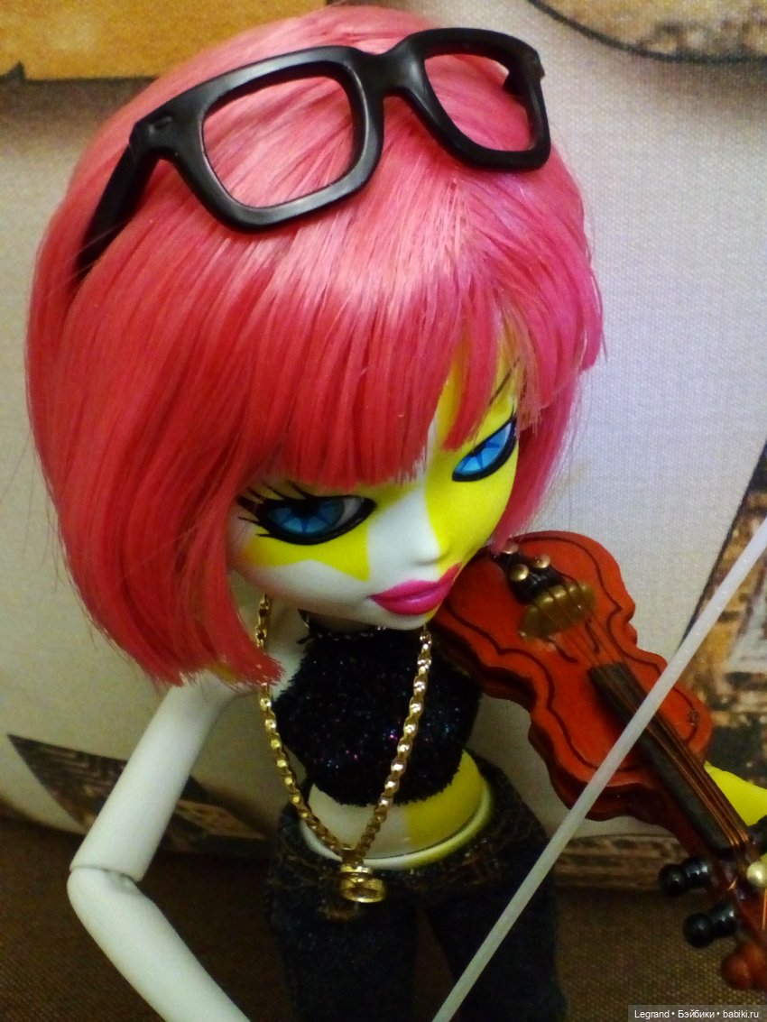 Эрмелин на репетиции — Куклы Bratz (Братц) и Moxie Girlz: MGA (фото 5)