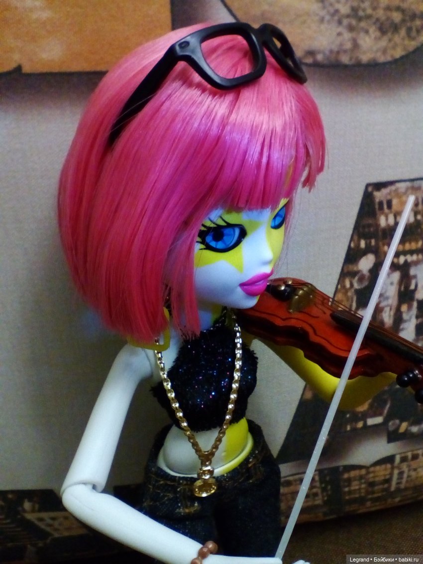 Эрмелин на репетиции — Куклы Bratz (Братц) и Moxie Girlz: MGA (фото 3)