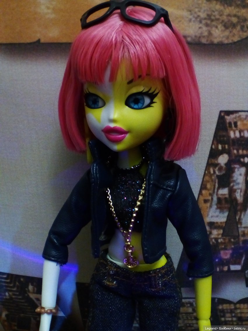 Эрмелин в кожаной курточке (фото 6)