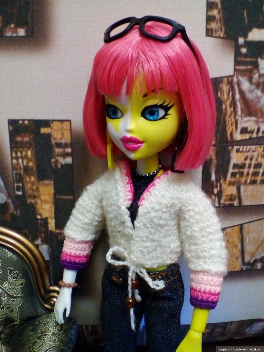 Эрмелин в новой кофточке — Куклы Bratz (Братц) и Moxie Girlz: MGA (фото 2)