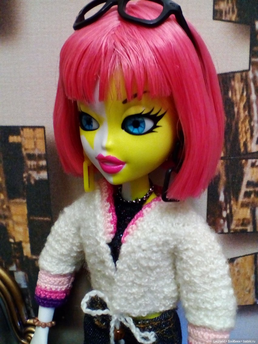 Эрмелин в новой кофточке — Куклы Bratz (Братц) и Moxie Girlz: MGA (фото 4)